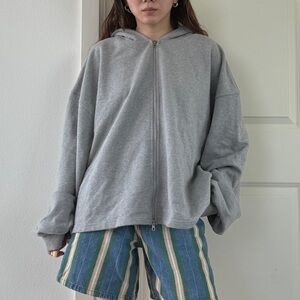estudio niksen Gray Boxy Zip-Up Hoodie